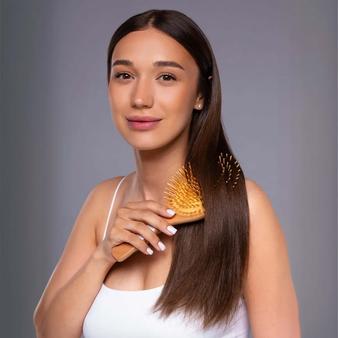 Supports fuller-looking hair density